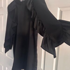 Zara (EXCELLENT CONDITION) Black Ruffle Long Sleeve Dress